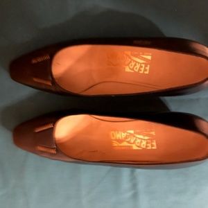 SALVADORE FERRAGAMO NAVY PUMPS ALL LEATHER